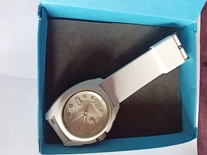 DKNY White Watch NY-4899 Pre Owned Condition - Picture 1 of 5
