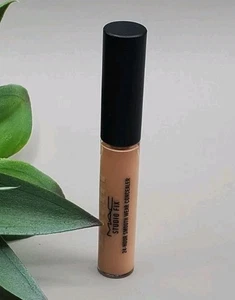 M.A.C Studio Fix 24-Hour Smooth Wear Concealer NW20~ 0.24 oz New Without Box  - Picture 1 of 3