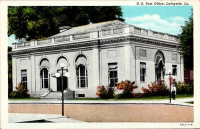 Lafayette Louisiana U.S. Post Office Postcard Exterior View Vintage Linen 9A - Image 1 of 2