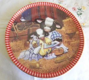 PASTURE BEDTIME PLATE HAMILTON COLLECTION HOME IS WHERE HERD IS  - Picture 1 of 4