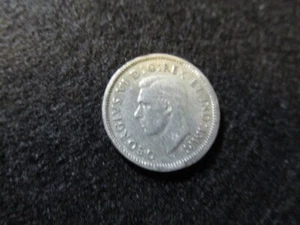 CANADA 1941 10 CENT SILVER SLIGHTLY OFF CENTER 4218 - Picture 1 of 5