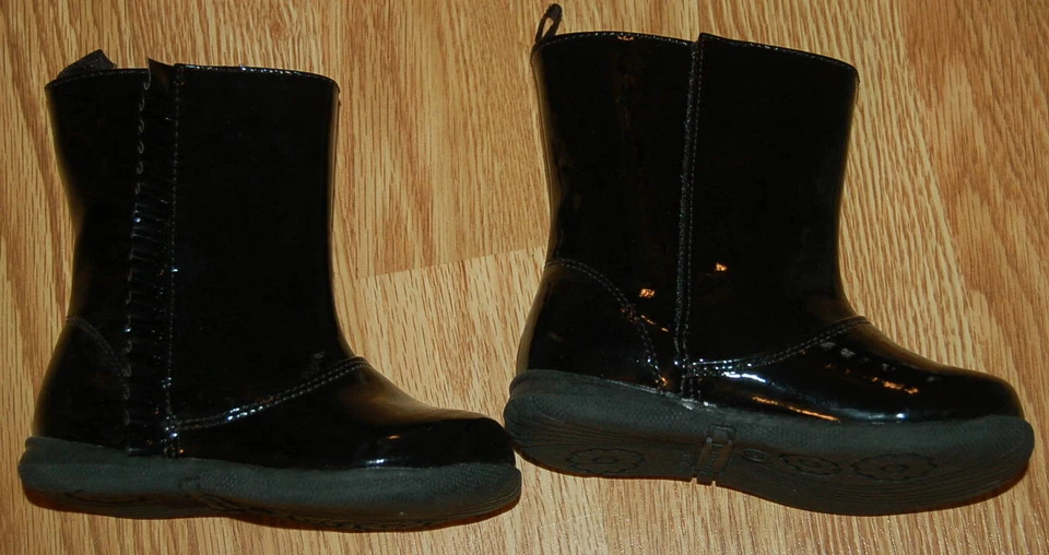 NIÑAS PEQUEÑAS Botas Negras BRILLANTES Charol VOLANTES Elegantes Talla 2 Foto 1 de 4