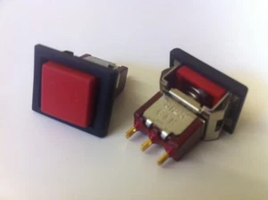 SQUARE RED CHANGEOVER MOMENTARY PUSH PANEL SWITCH BUTTON GOOD QUALITY blb131 - Picture 1 of 1