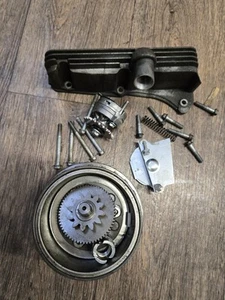 Vespa GTS 300ie Super Sport Ölwanne Ölpumpe Motorteile  - Bild 1 von 3