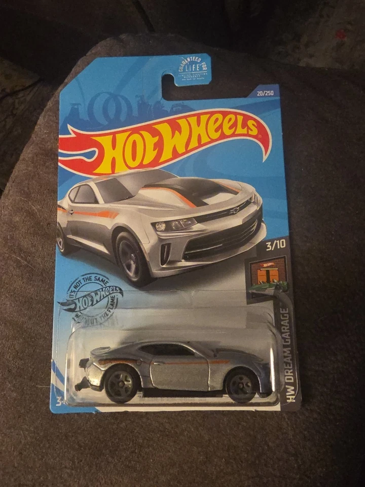 Hot Wheels 2020 Batmobile Chrome 9/250 Batman 3 of 5 Ghb93