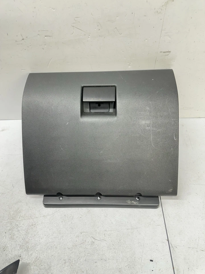 04-12 雪佛兰 Colorado GMC Canyon 原始设备制造商手套盒存储隔层 S2 — 第 1/4 张图片