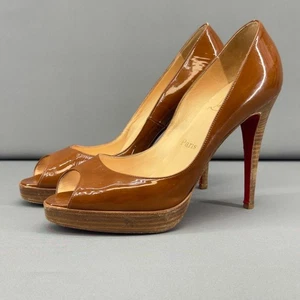 Christian Louboutin Yoyo Zeppa braune Lackleder Peeptoe Heels Gr. 40 / 9,5 - Bild 1 von 13