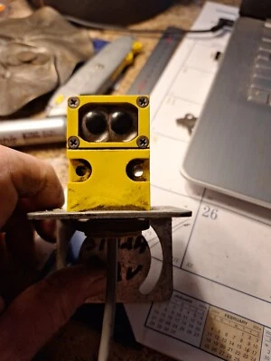 Banner Engineering  SM2A912LV VALUE-BEAM Photoelectric Sensor - Image 1 of 4