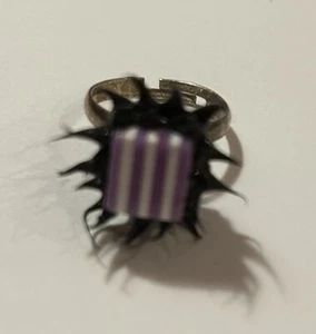Fingerring Damen Schmuck lila-weiß gestreifter Stein Gr 57 verstellbar, neu - Bild 1 von 2