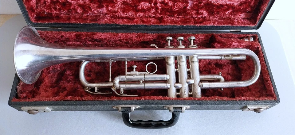 Huttl Master 豪华小号 59045- Mrp:1998.00 美元 带 Selmer 美国吹嘴 3S 5 — 第 1/4 张图片