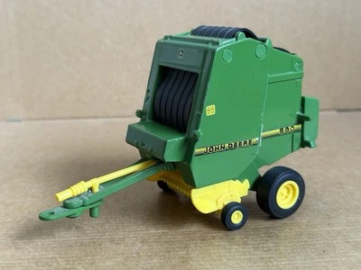ERTL John Deere 590 Hay Baler, 1:32 Scale, Die Cast, Rare, Green, Good Cond. - Image 1 of 4
