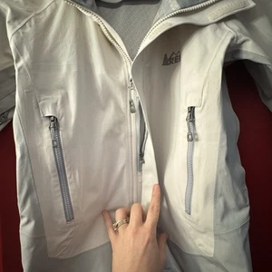 Rei Jacket Womens Xsmall Ivory Madrona Rain Jacket Waterproof Casual Raincoat - Picture 1 of 14
