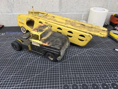Vintage 1960s Tonka Motor Transport Pressed Steel Semi Truck Car Hauler Tractor - Image 1 of 3