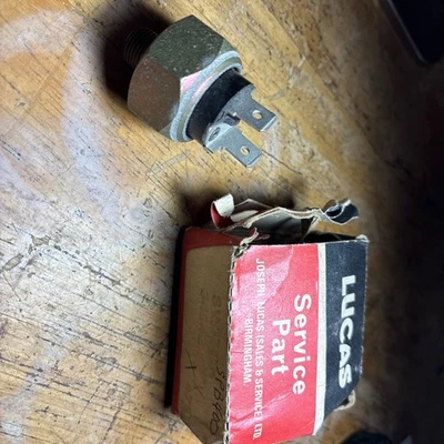 INTERRUPTOR DE LUZ DE FRENO LUCAS XKE SIE JAGUAR TIPO E MG TRIUMPH MORGAN ASTON DAIMLER Foto 1 de 4