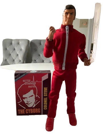 Bionic Man, Grungatoys Colonel Steve Austin 1/6 figure, Lee Majors 12" figure Cover