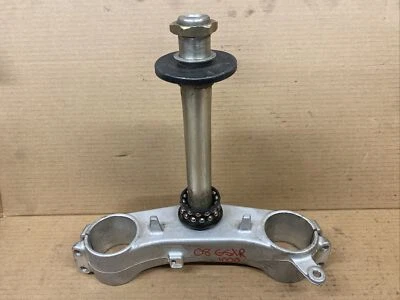 2007-2008 Suzuki GSXR1000, árvore tripla inferior, ponte de tubo de garfo dianteiro #115212 - Imagem 1 de 4
