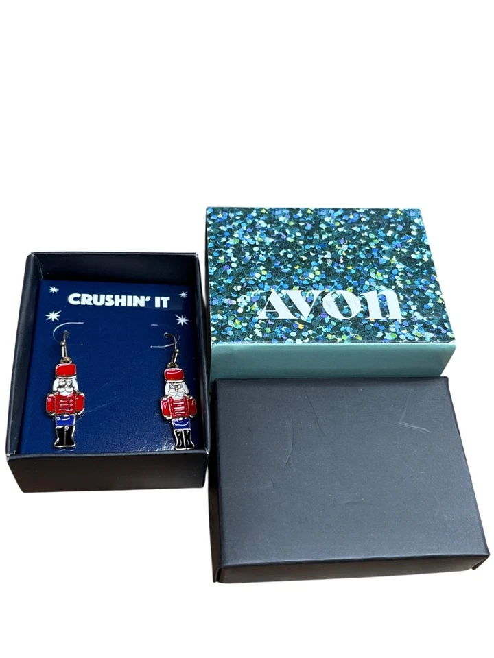 Pendientes colgantes cascanueces Avon joyas navideñas Navidad nuevos en caja Foto 1 de 3