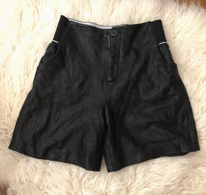 ALEXANDER WANG WOMEN'S HIGH WAISTED BLACK LEATHER SHORTS LARGE - Picture 1 of 16