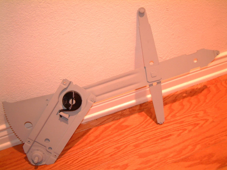 1969 GM Chevrolet Chevelle SS Window Regulator Mechanism Original Passenger side - Image 1 of 1