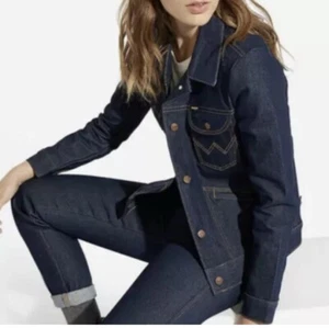 WRANGLER ICONS™ 124WJ WOMEN’S DENIM JACKET Size Small NWT Ridged Denim - Picture 1 of 9