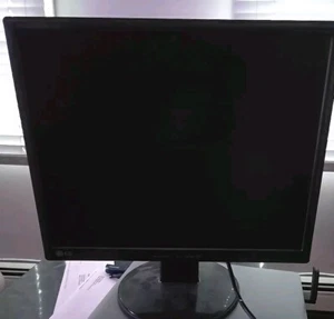 Black 19" LG Flatron L1942T-BF Computer Monitor in Pristine Condition - Picture 1 of 6