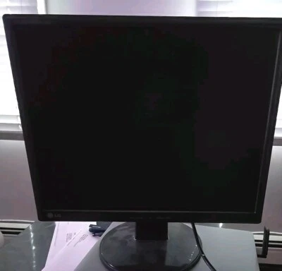 Black 19" LG Flatron L1942T-BF Computer Monitor in Pristine Condition - Image 1 of 4
