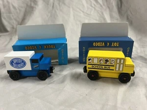 Wooden Mister Rogers Neighborhood Speedy Delivery Truck 2005 School Bus 2004 AA - Picture 1 of 9