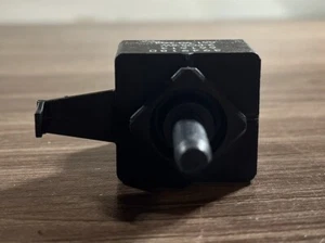 OEM Whirlpool Washer Switch | 661613, 1399441, 3949180, AH2180235, W10168257 - Picture 1 of 6