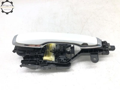 Volvo XC90 2016-2025 paso derecho trasero exterior manija de puerta OEM Foto 1 de 4