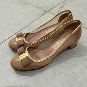 Salvatore Ferragamo Nude Patent Leather and Mesh Vera Bow Block Heels Size 10 US - Picture 1 of 10