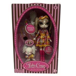 Pinkie Cooper and the Jet Set Pets Pinkie in London NRFB - Bild 1 von 6