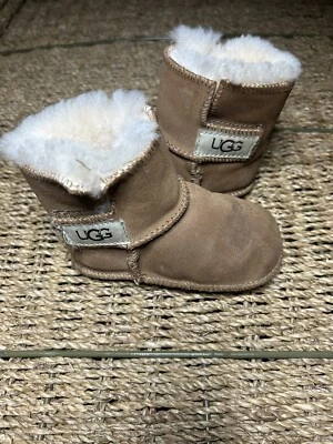 Botas Ugg bebé niña Foto 1 de 4