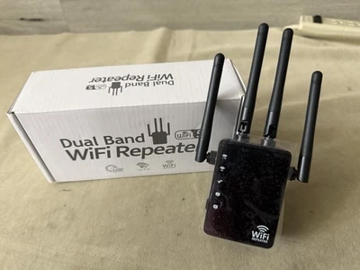 5GHz & 2.4 GHz WiFi Range Extender, 1200Mbps Wireless Signal Repeater Booster - Image 1 of 4
