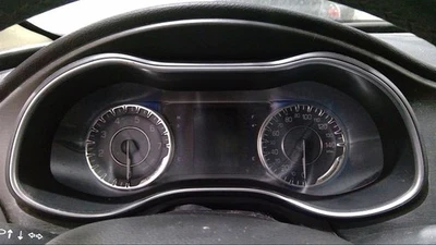 2015 Chrysler 200 Speedometer Cluster 140 MPH 3.5 Display Used 1133440 Foto 1 de 4