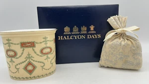 Halcyon Days England Porcelain Bone China Cache Pot Neoclassical with Sachet - Picture 1 of 7