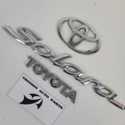 Toyota Solara 1999-2003 emblema trasero placa de identificación letras puerta levadiza conjunto de 3 OEM Foto 1 de 4