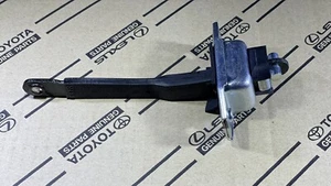91 - 97 TOYOTA LAND CRUISER FJ80 FZJ80 REAR DOOR CHECK STOP STOPPER OEM NEW - Picture 1 of 4