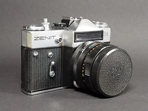 Rare Soviet Zenit EM 1977 KMZ 35mm SLR camera with Helios-44M 2/58mm lens - Picture 1 of 24