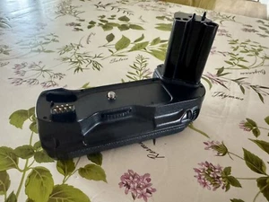 Nikon F100 - MB-15 Battery Grip - Griff - Bild 1 von 3