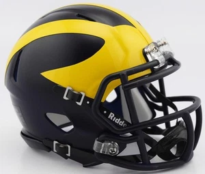 Casco Michigan Wolverines Mini Speed Replica [NUOVO] NCAA Miniatura Scrivania Ufficio - Foto 1 di 1