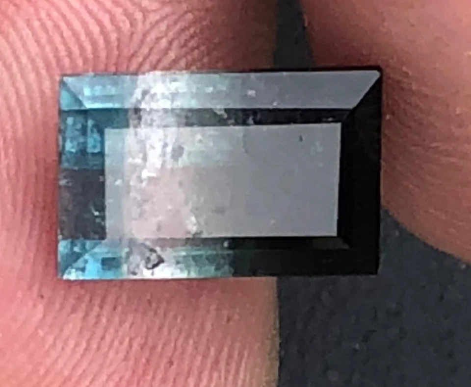 2.60 ct Dim10*6.5*4*mm top quality natural bi color tourmaline loose gemstone - Image 1 of 4