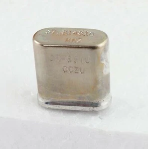 Military Specifications Crystal Unit, Quartz NSN 5955-00-709-5491 PN CR65-U - Picture 1 of 5