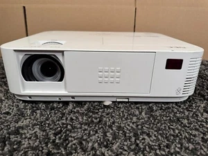 NEC NP-M322W Lamp Projector 3,200 ANSI Lumens 60% Lamp Life HDMI 1200 Hours - Picture 1 of 8