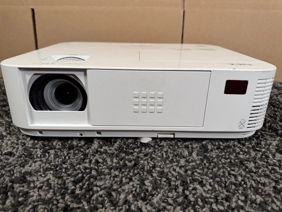 NEC NP-M322W Lamp Projector 3,200 ANSI Lumens 60% Lamp Life HDMI 1200 Hours - Image 1 of 4