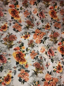 1 mtr Silber Blumen Digitaldruck 100 % Baumwolle Stoff. 45 "breit, Basteln, Kleid, etc. - Bild 1 von 8