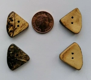 NATURAL & GENUINE COCONUT TRIANGLE CRAFT SEWING CARD BUTTONS - UK SELLER - BT021 - Picture 1 of 1