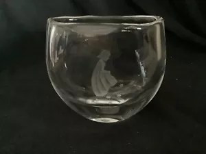 Orrefors Signed Sven Palmqvist Fan Vase, Girl with Flowers Sweden Art Glass 4.5" - Picture 1 of 9