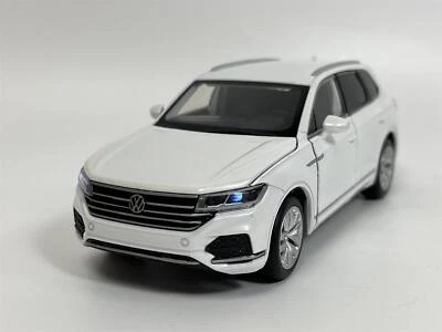 Volkswagen Touareg Bianco LHD 1:32 Scala Luce E Suono Tayumo 32135014 - Immagine 1 di 4