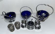 Set di condimenti, ciotole e brocca con cornice in metallo vetro blu cobalto vintage