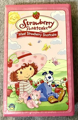 MEET STRAWBERRY SHORTCAKE (2003 VHS) In Pink Plastic Snap Case - Image 1 of 4